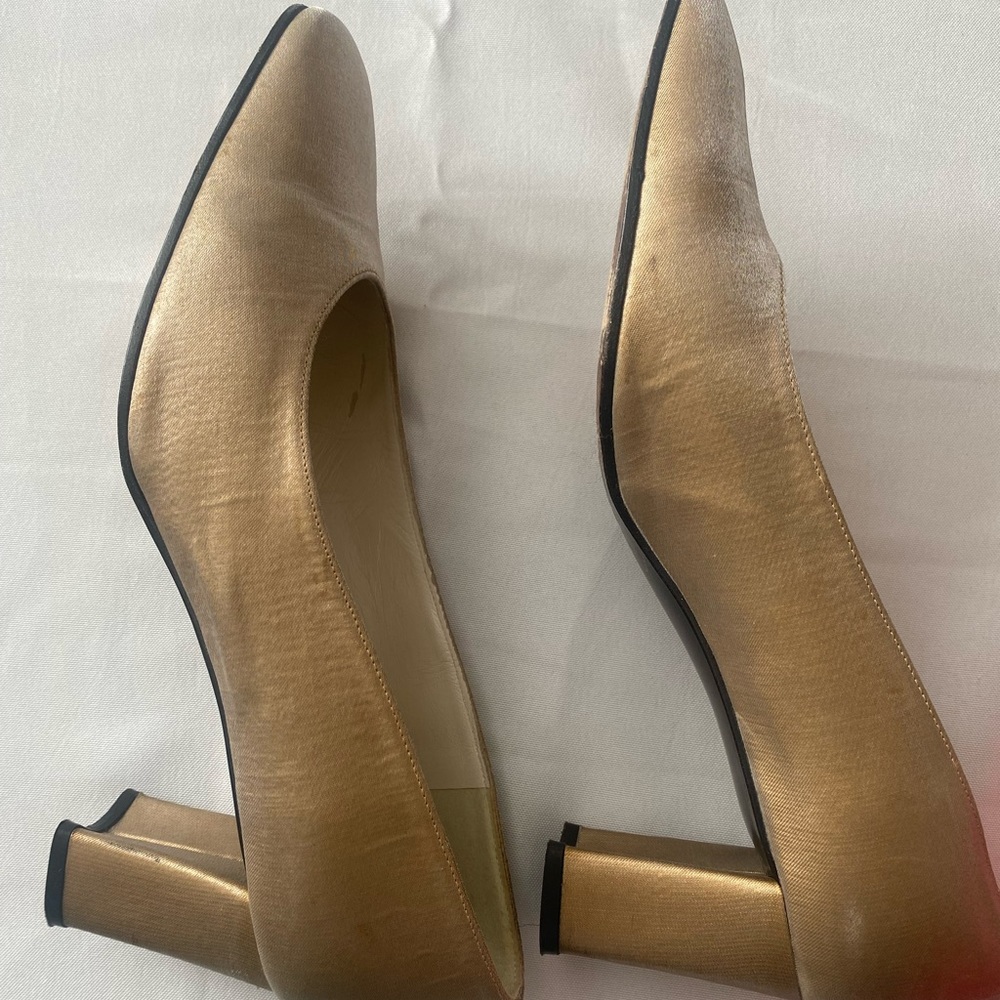Stuart Weitzman Shoes Size 11B Gold Fabric Pre loved.